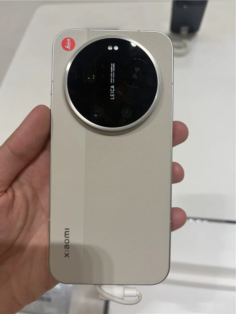 Back of a Xiaomi 17 Ultra by Leica with a large circular camera module.